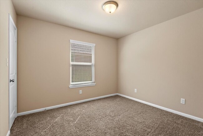 Building Photo - 119 Brock's Ln