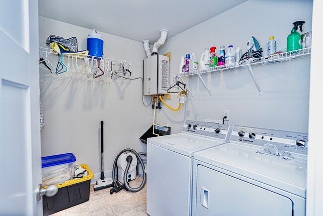 Building Photo - 111 Rosecroft Dr