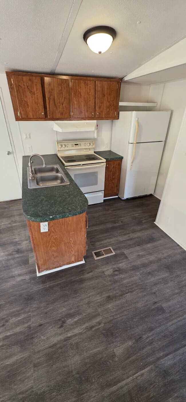 Building Photo - 8364 Cedar St