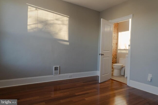 Building Photo - 23 N Potomac St