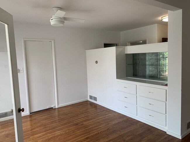 Building Photo - Recently Upgraded and Refreshed House with Pool and Casita