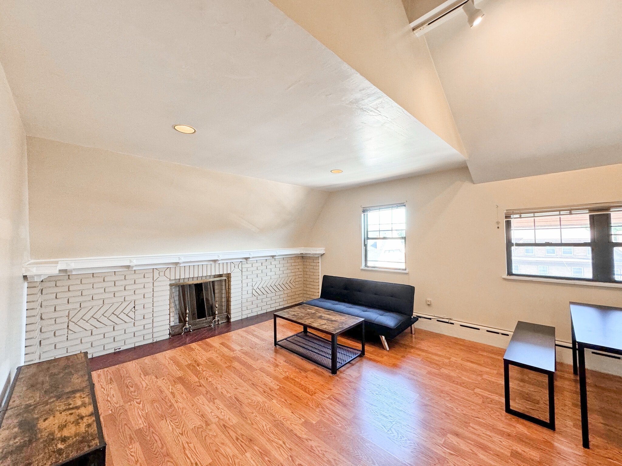 Building Photo - 5856 Darlington Rd