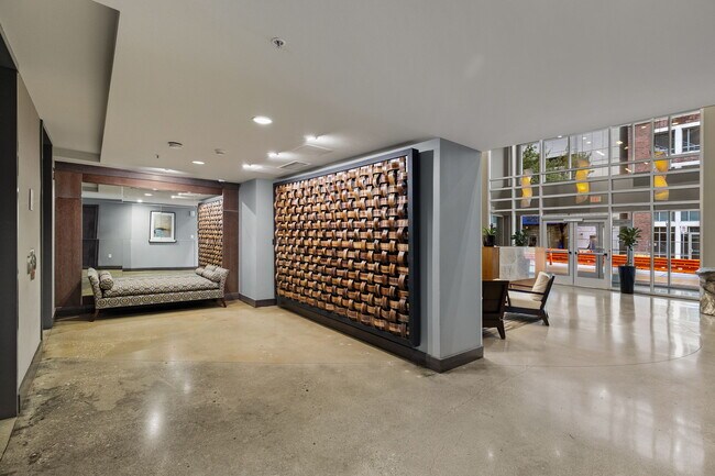 Building Photo - 54 Rainey St