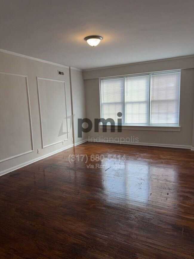 Building Photo - 1 W 28th St