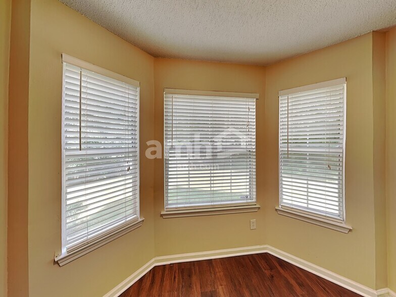 Building Photo - 380 Cascade Rise Ct SW