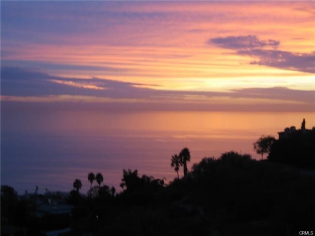 Building Photo - 1326 Skyline Dr