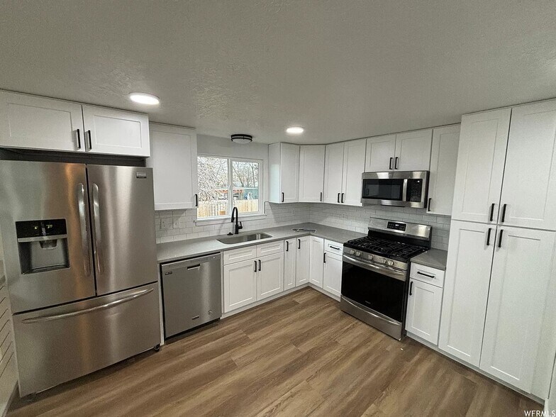 Building Photo - 3744 S 810 E