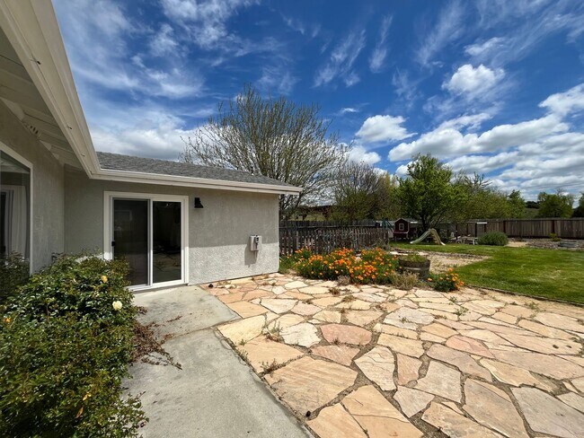 Building Photo - Country Living, in San Luis Obispo's Hidden Treasure - Santa Margarita