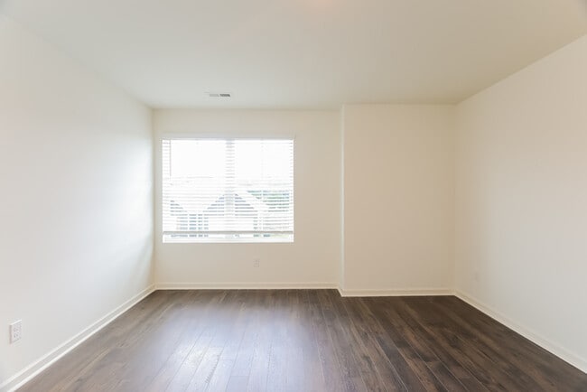 Building Photo - 5720 Timber Leaf Lp