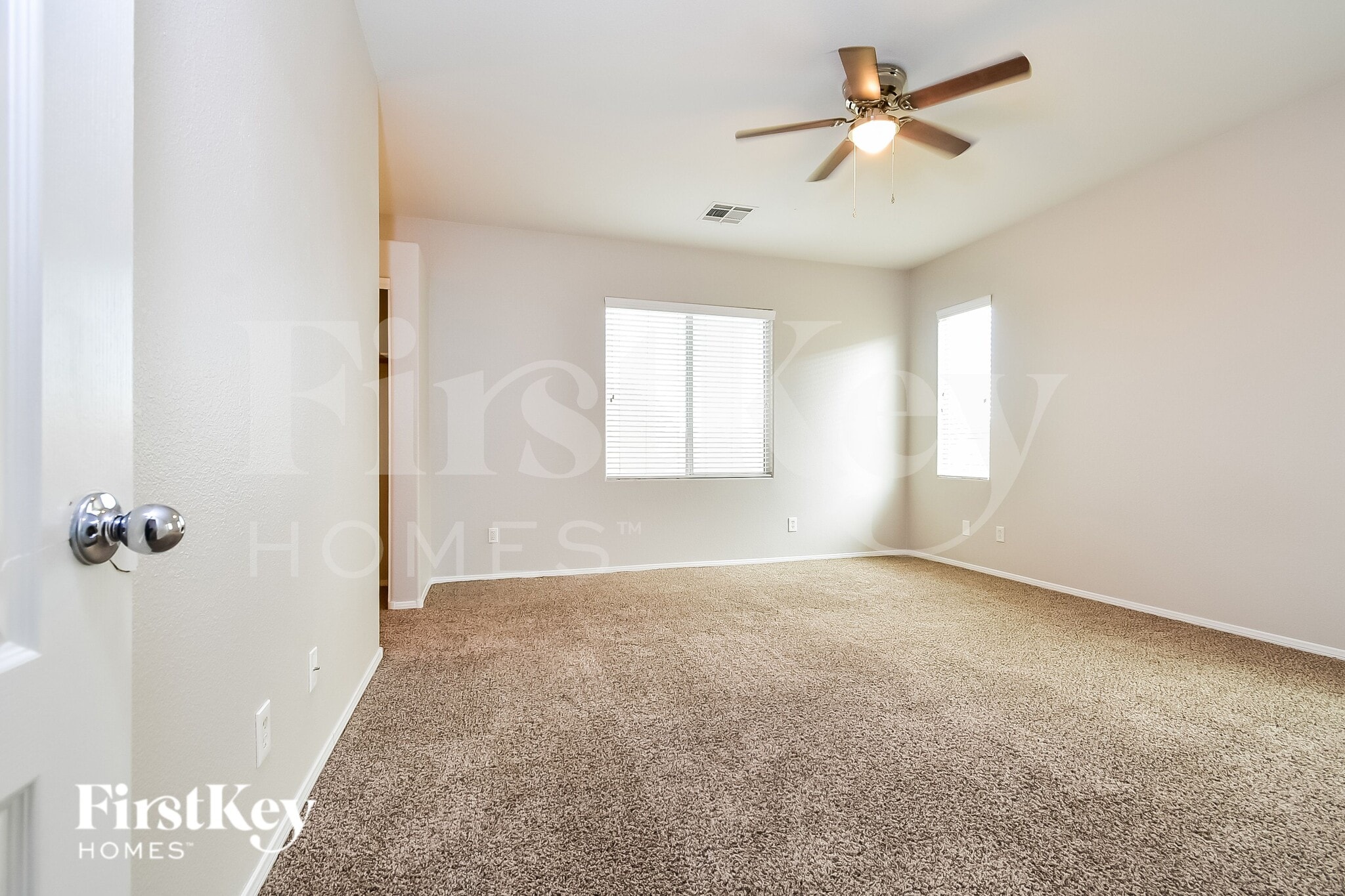 Building Photo - 10832 Avenzano St