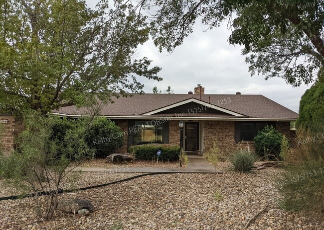 Building Photo - Spacious Luxury in Colonial Park