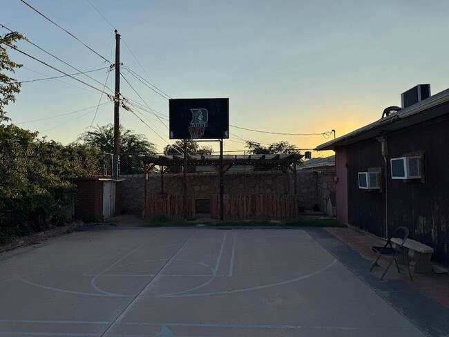 Building Photo - 8208 Dempsey Ave