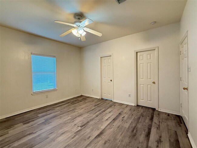 Building Photo - 10102 Sweet Olive Way