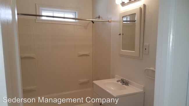 Building Photo - 514 E 27th Ave