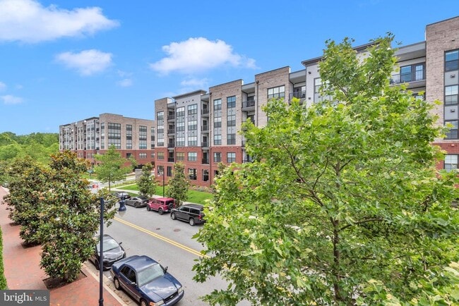 Building Photo - 145 Riverhaven Dr