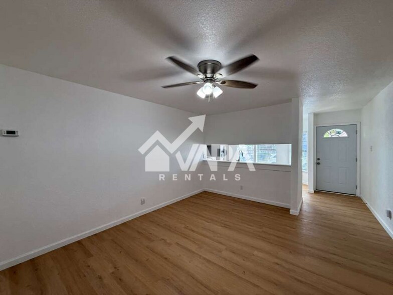 Building Photo - 5929 Mission Sunrise