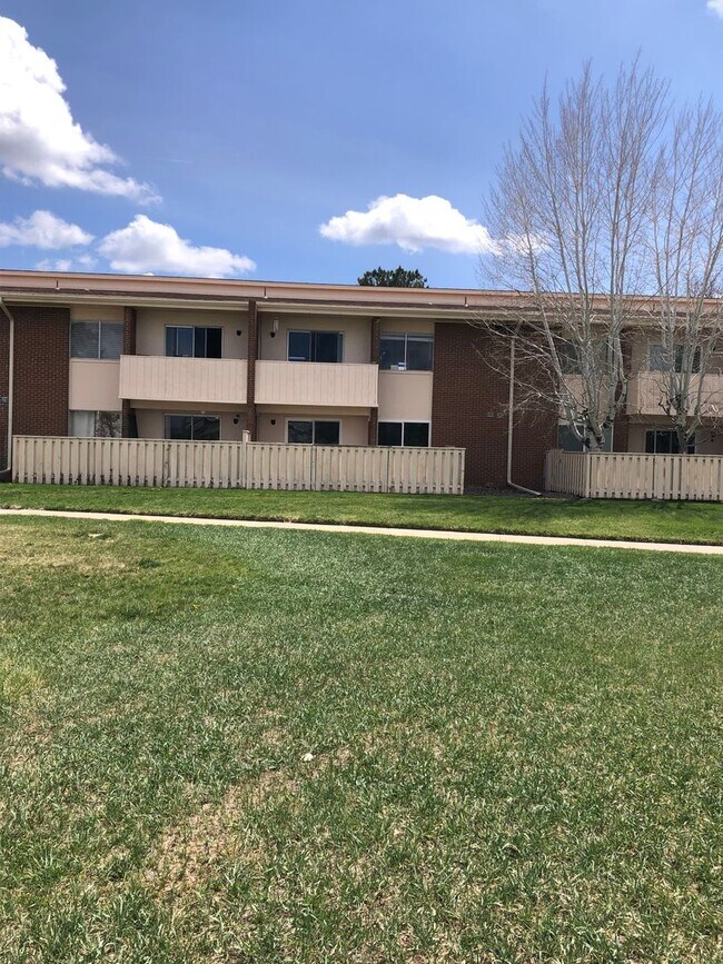 Building Photo - Charming 1 Bedroom with Patio and Reserved Parking in Gunbarrel