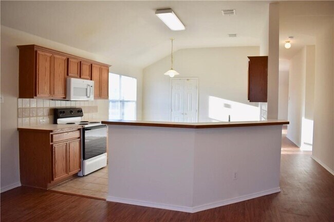 Building Photo - 1000 Salt Creek Trail