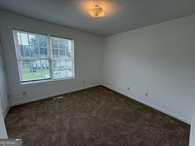 Building Photo - 1613 Fort Perry Way