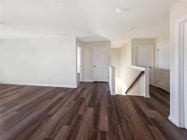 Building Photo - 6869 Lake Overlook Ln