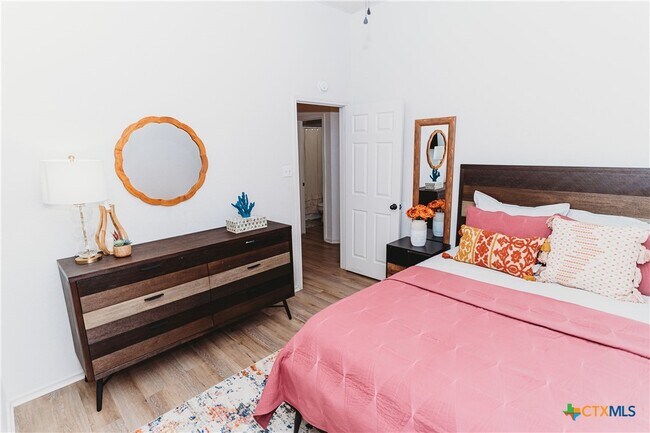 Building Photo - 2314 Skipcha Dr