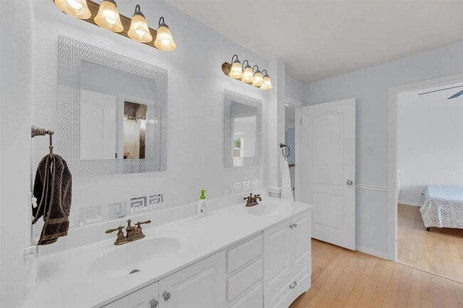 Building Photo - 10020 Lachlan Dr