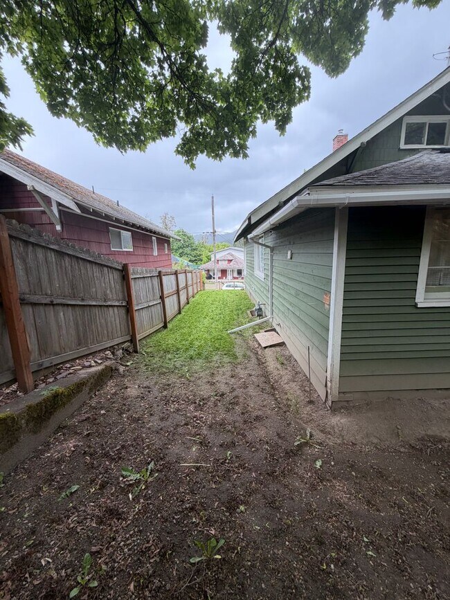 Building Photo - Spacious 4-Bedroom Home in the Heart of Kellogg