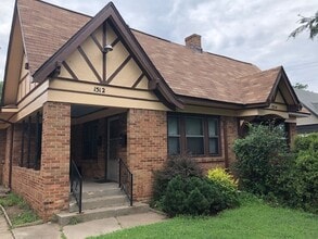 Building Photo - Charming 1-Bedroom Duplex in Historic Gate...