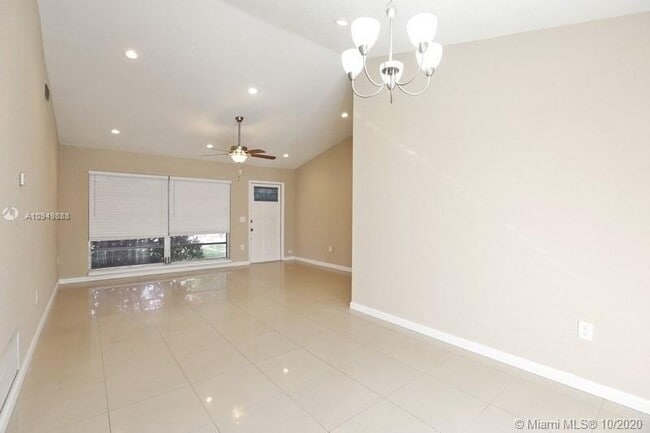 Building Photo - 11460 NW 40th Pl