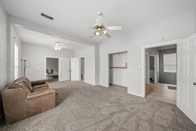 Building Photo - 1510 Truxillo St