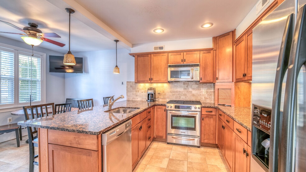 Building Photo - 7501 Ventnor Ave