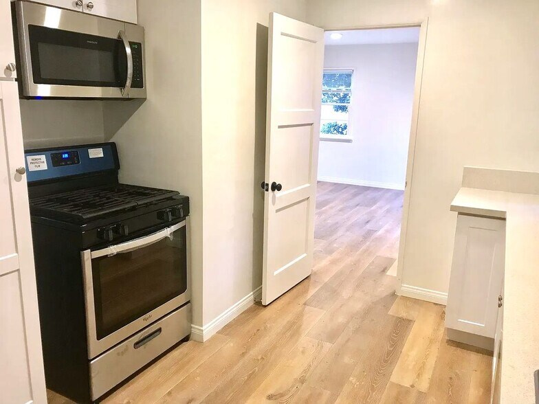 Building Photo - 1044 14th St