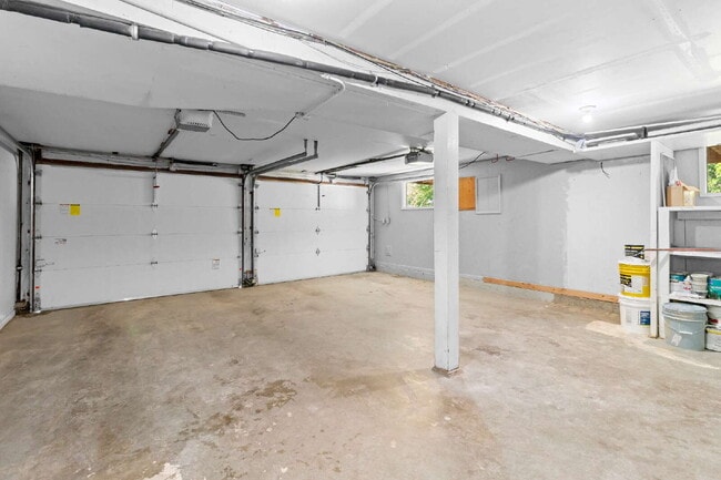 Building Photo - Beautiful Happy Valley Home; Large Lot; In...