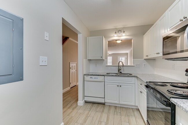 Building Photo - 4680 Brookwood Ln