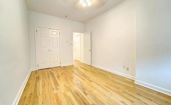Building Photo - 224 Monroe St