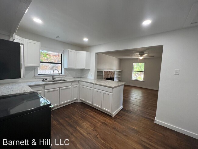 Building Photo - 3 br, 2 bath House - 361 College Drive