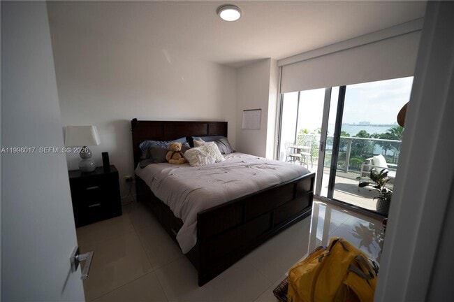 Building Photo - 488 NE 18th St