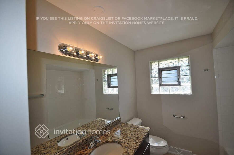 Building Photo - 7653 W 105th St