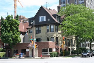 Building Photo - 1700 - 1702 N Farwell Ave