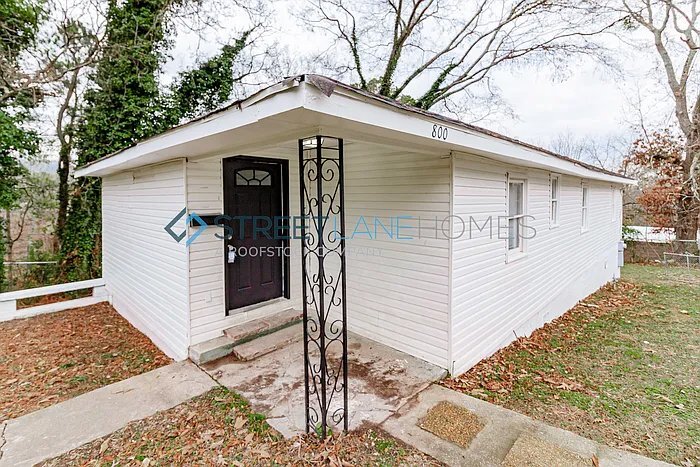 Primary Photo - 800 Chester Ave