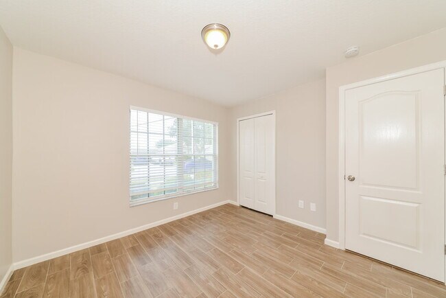 Building Photo - 12432 Tree Pointe Ct