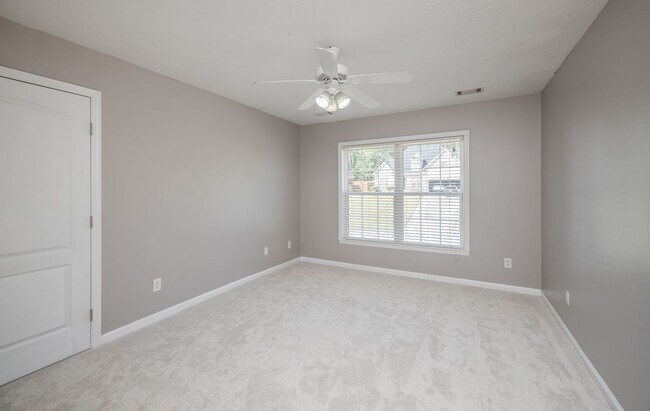 Building Photo - 4893 Somerset Dr