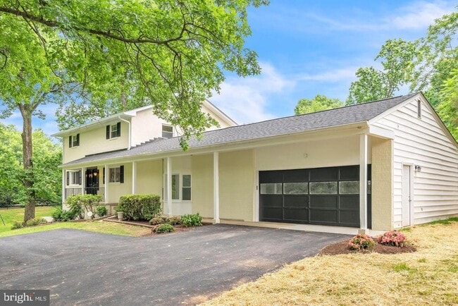 Building Photo - 10911 Chandler Rd