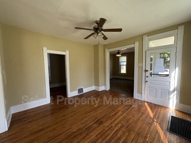 Building Photo - 3201 Dinnen Ave