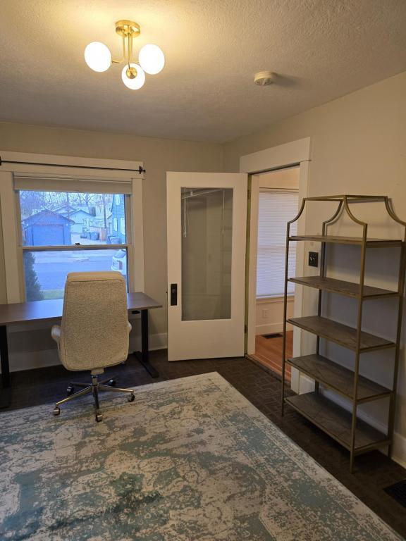 Building Photo - 1010 N 7th St