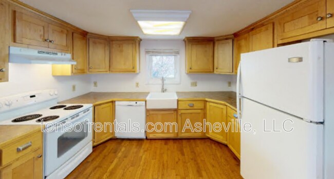 Building Photo - 1051 Upward Rd