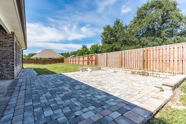 Building Photo - 303 Merlin Ct