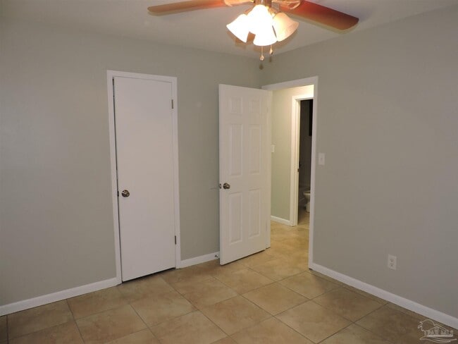 Building Photo - 5094 Yacht Harbor Cir