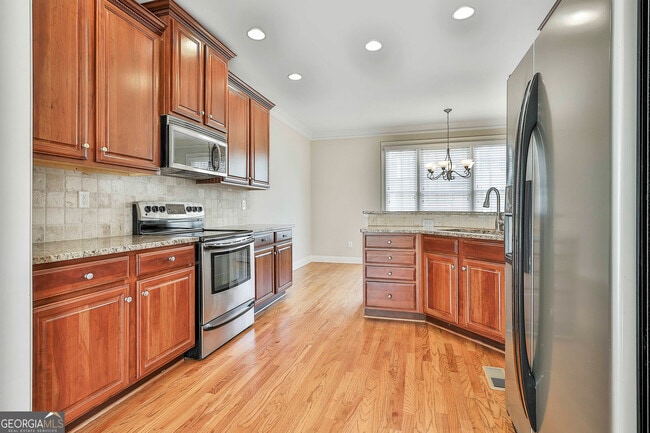 Building Photo - 205 Lexington Village