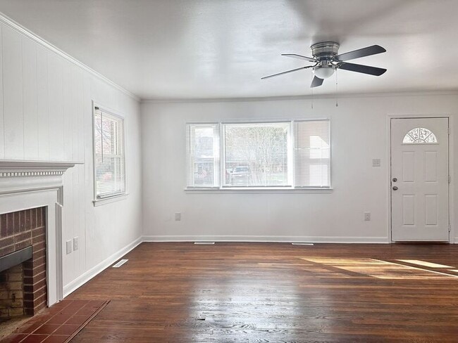 Building Photo - 1270 Peach Tree Dr